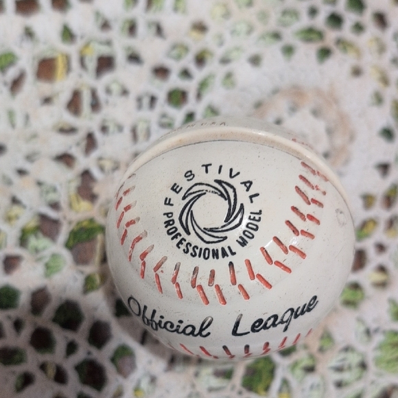 Festival Official League Baseball Plastic Vintage Yo-yo - Picture 2 of 7